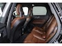 Volvo XC60 T5 Inscription Panorama/schuifdak - IntelliSafe Assist - Adaptieve LED koplampen - 360° Camera - Head Up Display - Verwarmde voorstoelen, stuur & achterbank - Parkeersensoren voor & achter - Elektr. bedienb. voorstoelen met geheugen  en Massage functie - Standkachel - Extra getint glas - Elektr. inklapbare trekhaak - 19' LMV