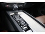 Volvo XC60 T5 Inscription Panorama/schuifdak - IntelliSafe Assist - Adaptieve LED koplampen - 360° Camera - Head Up Display - Verwarmde voorstoelen, stuur & achterbank - Parkeersensoren voor & achter - Elektr. bedienb. voorstoelen met geheugen  en Massage functie - Standkachel - Extra getint glas - Elektr. inklapbare trekhaak - 19' LMV