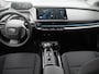 Toyota Prius 2.0 Plug-in Executive | Apple Carplay/Android Auto | Parkeersensoren | Elektrische Achterklep | Stoel/Stuurverwarming |