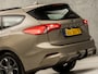 Ford Focus Wagon 1.0 EcoBoost ST Line Business (APPLE CARPLAY, GROOT NAVI, STUUR/STOELVERWARMING, CLIMATE, SPORTSTOELEN, KEYLESS, PARKEERSENSOREN, CRUISE, NIEUWSTAAT)