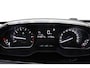 Peugeot 2008 1.2 PureTech Signature 110pk | Automaat | Navigatie | Airco | Trekhaak | Lichtmetalen Velgen | Cruise Control | Parkeersensoren Achter | Weinig Kilometers