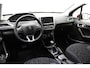 Peugeot 2008 1.2 PureTech Signature 110pk | Automaat | Navigatie | Airco | Trekhaak | Lichtmetalen Velgen | Cruise Control | Parkeersensoren Achter | Weinig Kilometers