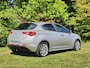 Alfa Romeo Giulietta 1.4 Turbo MultiAir Super Ned.Auto - Zwart leer Navigatie