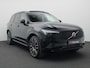 Volvo XC90 2.0 T8 Plug-in hybrid AWD Ultra Dark 455PK Aut. Pano-Schuifdak, Harman-Kardon Audio, Head-Up Display, Stoelverwarming/koeling/massage, Alarm, Adaptieve Cruise, Side Assist, Navi, Four-C Chassis, Trekhaak, 22" LM Velgen