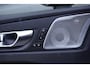 Volvo XC60 2.0 T8 Plug-in hybrid AWD Ultra Dark | Luchtvering | Bowers & Wilkins | Stoel ventilatie | Adaptieve Cruis Controle | Panorama dak | Electrische stoelen | Google on Board | Visual Park Assist (incl. 360º view) |