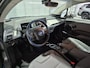 BMW i3 Basis Comfort Advance 22 kWh | 19'' LM Velgen | Stoelverwarming | Nette auto |