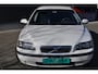 Volvo V70 2.4 Comfort Line, netto € 4.950, nwe koppeling & distributierie & gr beurt, bijtel vriendelijk!