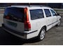 Volvo V70 2.4 Comfort Line, netto € 4.950, nwe koppeling & distributierie & gr beurt, bijtel vriendelijk!