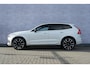 Volvo XC60 Recharge T6 340 pk AWD R-Design Volvo XC60 Recharge T6 AWD R-Design | Navi | Head-Up Display | Schuif-/Kanteldak | Keyless | 360 Camera | Adaptieve Cruise | Getint Glas | BLIS | Harman Kardon Audio | Stuur-/Stoelverwarming Voor + Achter | Standkachel | 22" LM