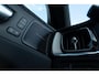 Volvo XC60 Recharge T6 340 pk AWD R-Design Volvo XC60 Recharge T6 AWD R-Design | Navi | Head-Up Display | Schuif-/Kanteldak | Keyless | 360 Camera | Adaptieve Cruise | Getint Glas | BLIS | Harman Kardon Audio | Stuur-/Stoelverwarming Voor + Achter | Standkachel | 22" LM