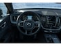 Volvo XC60 Recharge T6 340 pk AWD R-Design Volvo XC60 Recharge T6 AWD R-Design | Navi | Head-Up Display | Schuif-/Kanteldak | Keyless | 360 Camera | Adaptieve Cruise | Getint Glas | BLIS | Harman Kardon Audio | Stuur-/Stoelverwarming Voor + Achter | Standkachel | 22" LM
