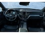 Volvo XC60 Recharge T6 340 pk AWD R-Design Volvo XC60 Recharge T6 AWD R-Design | Navi | Head-Up Display | Schuif-/Kanteldak | Keyless | 360 Camera | Adaptieve Cruise | Getint Glas | BLIS | Harman Kardon Audio | Stuur-/Stoelverwarming Voor + Achter | Standkachel | 22" LM