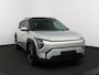 Kia EV3 Plus Advanced 81.4 kWh - Adaptive cruise control - Schuif/Kantel dak - Automatische achterklep - Electrische bestuurder stoel - Apple Carplay/Android Auto - Navigatie - Fabrieksgarantie t/m 31-05-2032