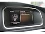 Volvo V40 Cross Country T3 Polar+ Luxury Premium audio by Harman Kardon | Panoramisch schuif/-kanteldak | Park Assist voor + achter | Parkeercamera achter | Verwarmbare voorstoelen | 17'' Lichtmetalen wielen