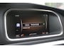 Volvo V40 Cross Country T3 Polar+ Luxury Premium audio by Harman Kardon | Panoramisch schuif/-kanteldak | Park Assist voor + achter | Parkeercamera achter | Verwarmbare voorstoelen | 17'' Lichtmetalen wielen