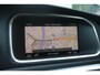 Volvo V40 Cross Country T3 Polar+ Luxury Premium audio by Harman Kardon | Panoramisch schuif/-kanteldak | Park Assist voor + achter | Parkeercamera achter | Verwarmbare voorstoelen | 17'' Lichtmetalen wielen
