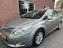 Toyota Avensis 1.6 VVTi Dynamic NIEUWE APK / RIJDT GOED / TREKHAAK / AIRCO / CR