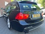 BMW 3-Serie Touring 325i High Executive NIEUWE APK / PANODAK / STOELVERW. / CLIMA /