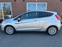 Ford Fiesta 1.4 Ghia NIEUWE APK / LEER / CAMERA / AIRCO / GROOT.SCHERM / LMV