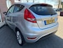 Ford Fiesta 1.4 Ghia NIEUWE APK / LEER / CAMERA / AIRCO / GROOT.SCHERM / LMV