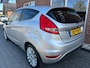 Ford Fiesta 1.4 Ghia NIEUWE APK / LEER / CAMERA / AIRCO / GROOT.SCHERM / LMV