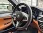 BMW 5-Serie 520i High Executive | VOL! | Dak | HUD | Carplay | Leer | M- Pakket |