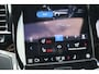 Volvo XC90 2.0 T8 Recharge AWD Ultimate Dark | Luchtvering | Head-up display | Bowers & Wilkins Audio | Elektr. verstelbare voorstoelen i.c.m. Memory | Stoel + stuurverwarming | 360 Camera | Schuif-\-kanteldak | Lederen dashoboard | Gelamineerde ramen |
