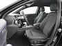 Mercedes-Benz A-klasse 180 Star Edition Luxury Line | Voorstoelen Verwarmd | DAB+ Radio | Achteruitrij Camera | Sfeerverlichting | 17" Lichtmetalen Velgen