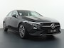 Mercedes-Benz A-klasse 180 Star Edition Luxury Line | Voorstoelen Verwarmd | DAB+ Radio | Achteruitrij Camera | Sfeerverlichting | 17" Lichtmetalen Velgen