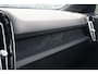 Volvo XC40 Single Motor Extended Range Plus 82 kWh | Adaptive cruise control | BLIS | Stoel + stuurverwarming | Warmtepomp | Trekhaak | Google Maps | Parkeersensoren voor + achter | Parkeercamera |