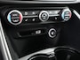 Alfa Romeo Giulia 2.0 T GME AWD Veloce | 10-voudig electrisch verstelbare bestuurdersstoel met geheugenfunctie | Apple Carplay/Android Auto|telefoonintegratie premium | Cruise control adaptief met stop&go en stuurhulp