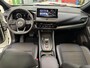 Nissan Qashqai 1.3 MHEV Xtronic Tekna / Trekhaak / Design Pack / Cold Pack / Rondomzichtcamera / Navigatiesysteem full map / Lichtmetalen velgen 19" / Parkeersensoren voor + achter / Draadloze telefoonlader / Apple Car Play & Android Auto