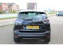 Opel Crossland 1.2-130pk Turbo GS Line. Sportieve en unieke auto ! Slechts 25.000km ! AGR stoelen, navigatie, telefoon voorbereiding., cruise cntrl, volautm. airco, metallic lak, 'Black-Red Line', LM wielen, Isofix etc.