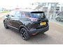 Opel Crossland 1.2-130pk Turbo GS Line. Sportieve en unieke auto ! Slechts 25.000km ! AGR stoelen, navigatie, telefoon voorbereiding., cruise cntrl, volautm. airco, metallic lak, 'Black-Red Line', LM wielen, Isofix etc.