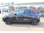 Opel Crossland 1.2-130pk Turbo GS Line. Sportieve en unieke auto ! Slechts 25.000km ! AGR stoelen, navigatie, telefoon voorbereiding., cruise cntrl, volautm. airco, metallic lak, 'Black-Red Line', LM wielen, Isofix etc.