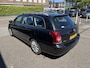 Toyota Avensis Wagon 2.0 VVTi Luna Clima, Radio, Cruise control, Lichtmetalen velgen Bij de verkoop van gebruikte voertuigen door CD-Cars wordt geen standaard garantie verstrekt. De koper aanvaardt het voertuig in de staat waarin het zich bevindt op het moment van aankoop, in