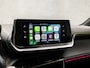 Peugeot 208 1.2 Puretech GT Automaat (VIRTUAL COCKPIT, APPLE CARPLAY, GROOT NAVI, 360 CAMERA, LEDER, SFEERVERLICHTING, SPORTSTOELEN, ADAPTIVE CRUISE, GETINT GLAS, LM VELGEN, NIEUWSTAAT)