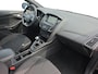 Ford Focus Wagon 1.0 ST-Line | Cruise Control | Apple Carplay/Android Auto | Climate Control | Parkeersensoren | 18" inch velgen | Privacy Glass |
