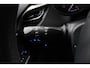 Toyota C-HR 1.2 Executive Automaat | Trekhaak 1300 KG | Stoelverwarming | Parkeersensoren Rondom | Lederen/stof Bekleding |