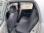 Suzuki Alto 1.1 GX Mistlamp, Radio Bij de verkoop van gebruikte voertuigen door CD-Cars wordt geen standaard garantie verstrekt. De koper aanvaardt het voertuig in de staat waarin het zich bevindt op het moment van aankoop, in