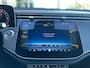Mercedes-Benz E-klasse E 300 e AMG Line | Smartphone integratie | Achteruitrijcamera | Dodehoekassisent | Distronic | Spoorassistent | Winterpakket | Trekhaak