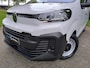 Citroën E-Jumpy L2 75 kWh 136pk AUTOMAAT | 354 KM WLTP | Airco | Cruise control | Bluetooth radio | Multimediascherm | Audiobediening stuurwiel | Parkeersensoren achter | Bestuurdersstoel comfort | Bank voorpassagiers | Tussenwand comfort met raam | e-PTO 400 | Laadkabel  3f. 11 kW | Reservewiel | van €45.396 voor €35.295 ex. BTW