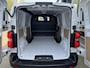 Citroën E-Jumpy L2 75 kWh 136pk AUTOMAAT | 354 KM WLTP | Airco | Cruise control | Bluetooth radio | Multimediascherm | Audiobediening stuurwiel | Parkeersensoren achter | Bestuurdersstoel comfort | Bank voorpassagiers | Tussenwand comfort met raam | e-PTO 400 | Laadkabel  3f. 11 kW | Reservewiel | van €45.396 voor €35.295 ex. BTW