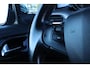 Peugeot 208 1.2 Turbo Allure | Cruise Control | Navi | Sensoren achter | LMV