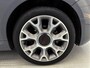 Fiat 500 Sport Hybrid 70 pk | Navigatie via Apple Carplay/Android Auto | Elektrisch Glazen Panoramadak | Parkeersensoren Achter | Lederen Stuurwiel | DAB Ontvanger | Climate Control | Cruise Control | 16" Lichtmetalen Velgen |