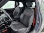 Fiat 500 Sport Hybrid 70 pk | Navigatie via Apple Carplay/Android Auto | Elektrisch Glazen Panoramadak | Parkeersensoren Achter | Lederen Stuurwiel | DAB Ontvanger | Climate Control | Cruise Control | 16" Lichtmetalen Velgen |