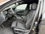 BMW 5-Serie Touring 530e xDrive M-Sport HEAD-UP/LASER/ACC/TREKHAAK/360CAMERA/ALCANTARA/KEYLESS/SHADOW-LINE/DRIVING ASS PRO/SFEER/STUUR+STOELVERWARMING/LIVE COCKPIT/M-AERODYNAMIC/SOPHISTOGRAU/VOLLEDIG BMW DEALER HISTORIE