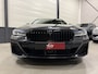 BMW 5-Serie Touring 530e xDrive M-Sport HEAD-UP/LASER/ACC/TREKHAAK/360CAMERA/ALCANTARA/KEYLESS/SHADOW-LINE/DRIVING ASS PRO/SFEER/STUUR+STOELVERWARMING/LIVE COCKPIT/M-AERODYNAMIC/SOPHISTOGRAU/VOLLEDIG BMW DEALER HISTORIE