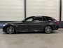 BMW 5-Serie Touring 530e xDrive M-Sport HEAD-UP/LASER/ACC/TREKHAAK/360CAMERA/ALCANTARA/KEYLESS/SHADOW-LINE/DRIVING ASS PRO/SFEER/STUUR+STOELVERWARMING/LIVE COCKPIT/M-AERODYNAMIC/SOPHISTOGRAU/VOLLEDIG BMW DEALER HISTORIE