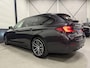 BMW 5-Serie Touring 530e xDrive M-Sport HEAD-UP/LASER/ACC/TREKHAAK/360CAMERA/ALCANTARA/KEYLESS/SHADOW-LINE/DRIVING ASS PRO/SFEER/STUUR+STOELVERWARMING/LIVE COCKPIT/M-AERODYNAMIC/SOPHISTOGRAU/VOLLEDIG BMW DEALER HISTORIE